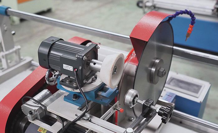 如何对切条机进行清理和检查